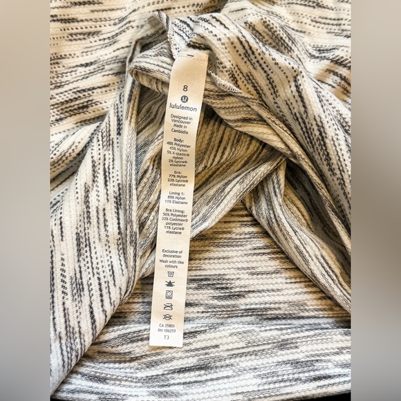 Lululemon🍋 Free To Be Serene Tank Tiger Space Dye Black White/Deep Coal Size 8 - Picture 12 of 13